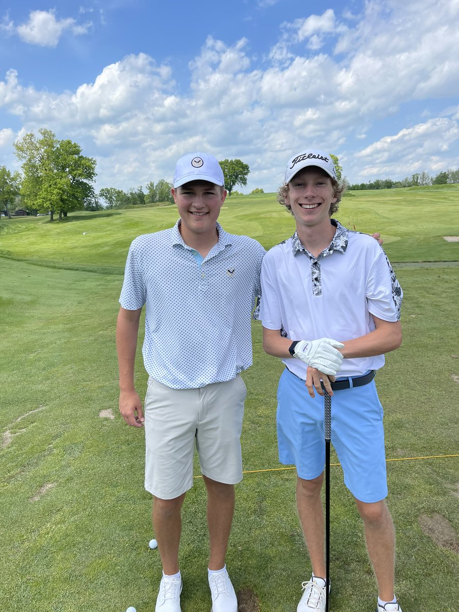 SfurlongScott's tweet photo. Dads vs Grads…Dave Delsandro has it dialed in all the time.  So cool. https://t.co/qxsFoa7qbi