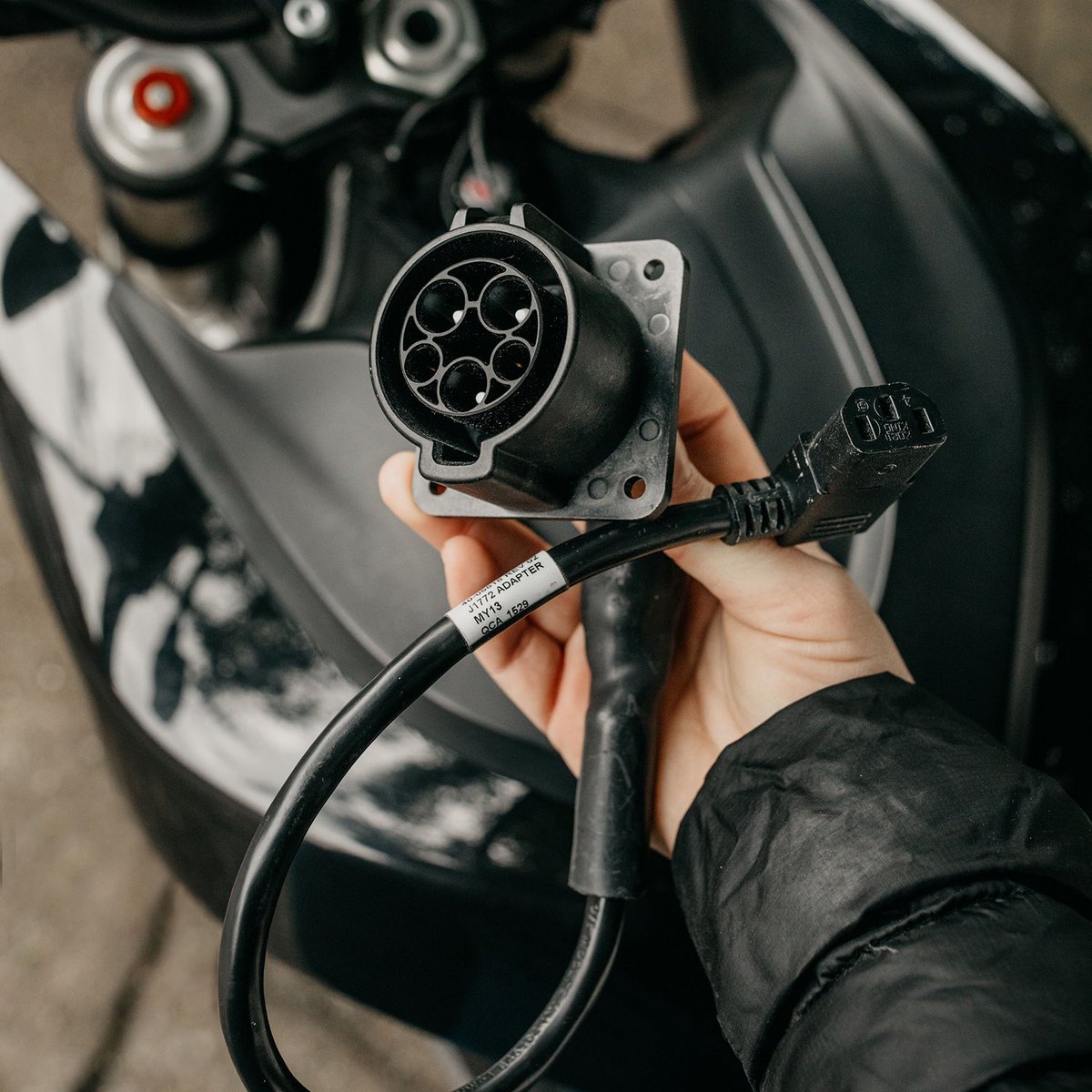 HWoodElectrics's tweet photo. Charging options!
You’ve got them with the J1772 Charging Adapter for your Zero S, #ZeroDS, #ZeroDSR, #ZeroFX, or #ZeroFXE #Motorcycle!
Charge up & Ride #ZeroMotorcycles from us, at #HollywoodElectrics in #LosAngeles!
Make 2022 the year your Ride a 2-Wheeled #EV!
📸 @ZeroMC https://t.co/v0nOB7IsBL