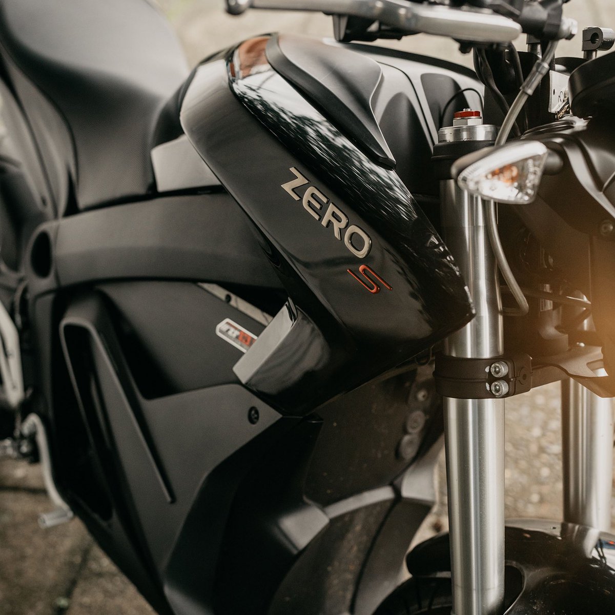 HWoodElectrics's tweet photo. Charging options!
You’ve got them with the J1772 Charging Adapter for your Zero S, #ZeroDS, #ZeroDSR, #ZeroFX, or #ZeroFXE #Motorcycle!
Charge up & Ride #ZeroMotorcycles from us, at #HollywoodElectrics in #LosAngeles!
Make 2022 the year your Ride a 2-Wheeled #EV!
📸 @ZeroMC https://t.co/v0nOB7IsBL
