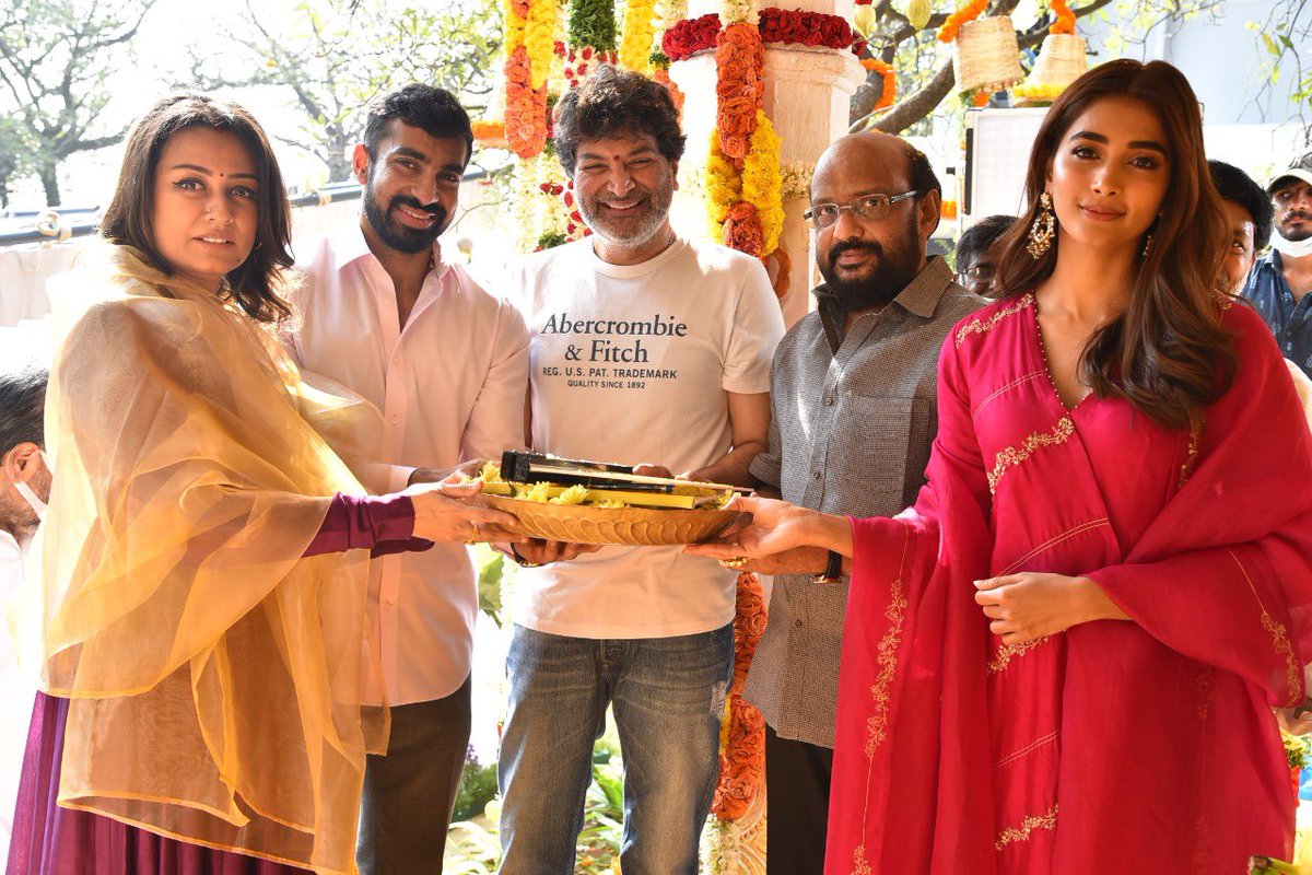 naveen__dhfm's tweet photo. #SSMB28 ๐ Pooja commenced today.โจ
Regular shoot starts this April, 2022! ๐ซ
Superstar @urstrulyMahesh #Trivikram @hegdepooja @MusicThaman @vamsi84 @haarikahassine @MBofficialTeam
#SSMB28FirstClap https://t.co/EcAqTMmA6p