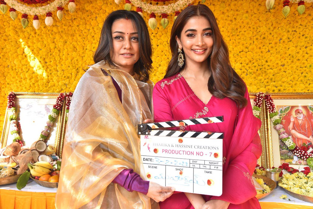 naveen__dhfm's tweet photo. #SSMB28 ๐ Pooja commenced today.โจ
Regular shoot starts this April, 2022! ๐ซ
Superstar @urstrulyMahesh #Trivikram @hegdepooja @MusicThaman @vamsi84 @haarikahassine @MBofficialTeam
#SSMB28FirstClap https://t.co/EcAqTMmA6p
