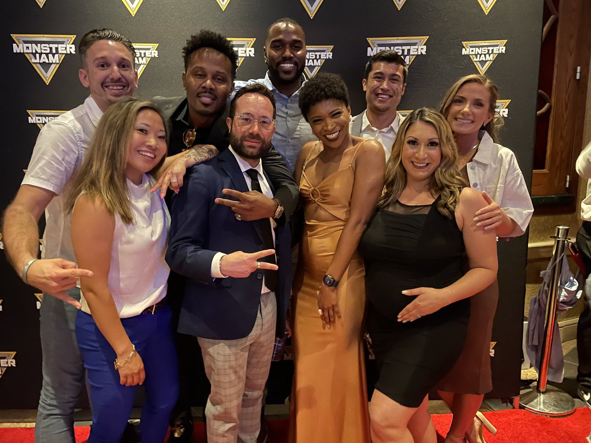 kimberlycantoni's tweet photo. Your 2022 Monster Jam World Finals XXI Host Team! 🎤🤩🏆
#monsterjam #thisismonsterjam #worldfinalsxxi #WorldFinals21 #monsterjamworldfinalsxxi #motorsports #sports #sportshost #sportsmedia #feldentertainment #orlando #florida #hostteam #liveevent #champion https://t.co/7g5zDWNFb0