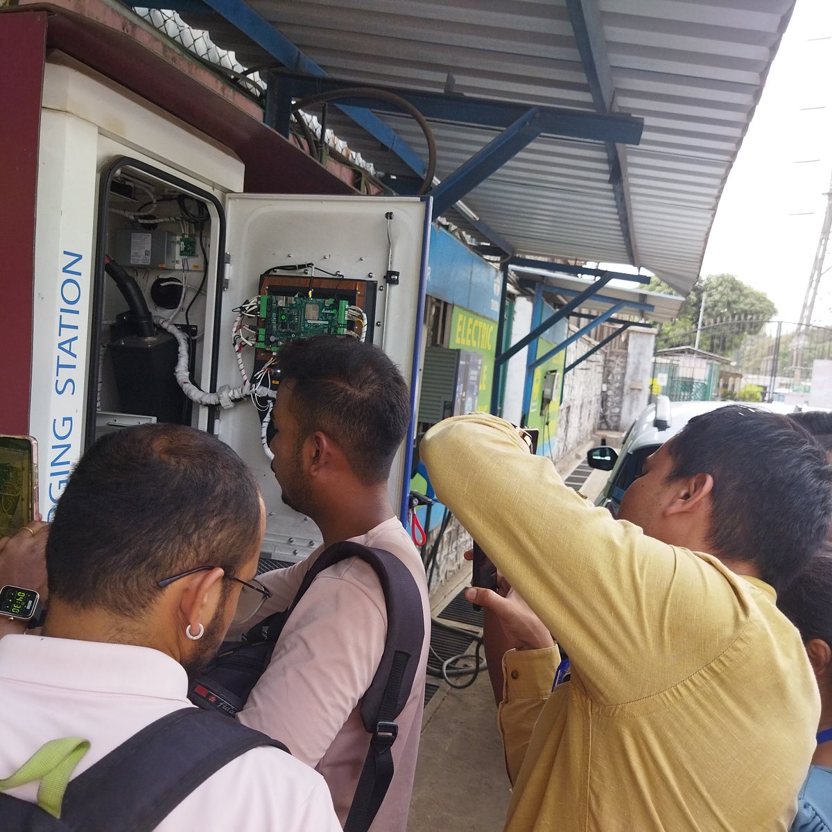 idemitc's tweet photo. Site visit to Tata Power EV charging station at Vikroli on May 20,2022 along with #IDEMI EV course students https://t.co/6Nk6ugnDfh