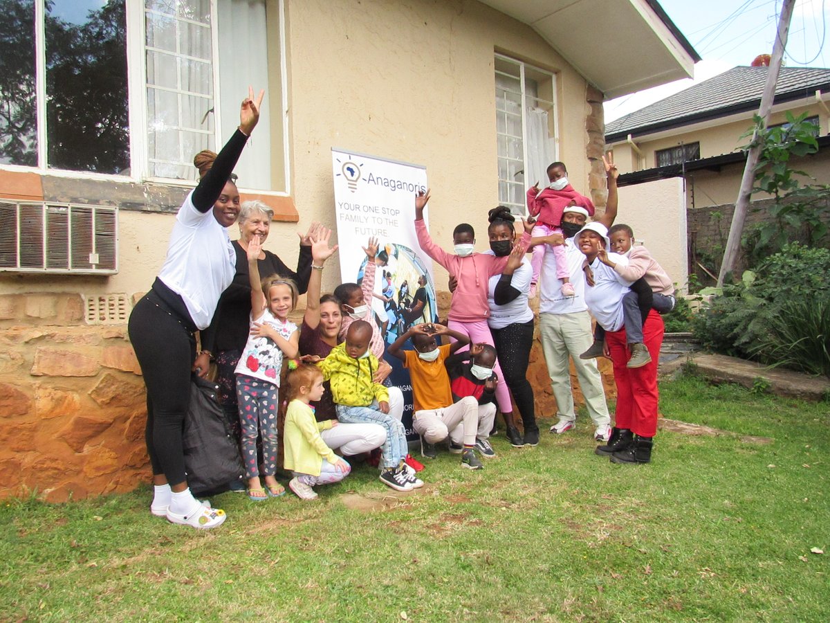 Anaganoris1's tweet photo. The excitement on the face of both Anaganoris and the Marang house kids knowing another outreach is coming soon.... log on to our website to donate contribution towards the next outreach event.
#family #familytime #familygoals #familyguy #familyfirst #unity #lovewins #lovenails https://t.co/7naJP0jRVP
