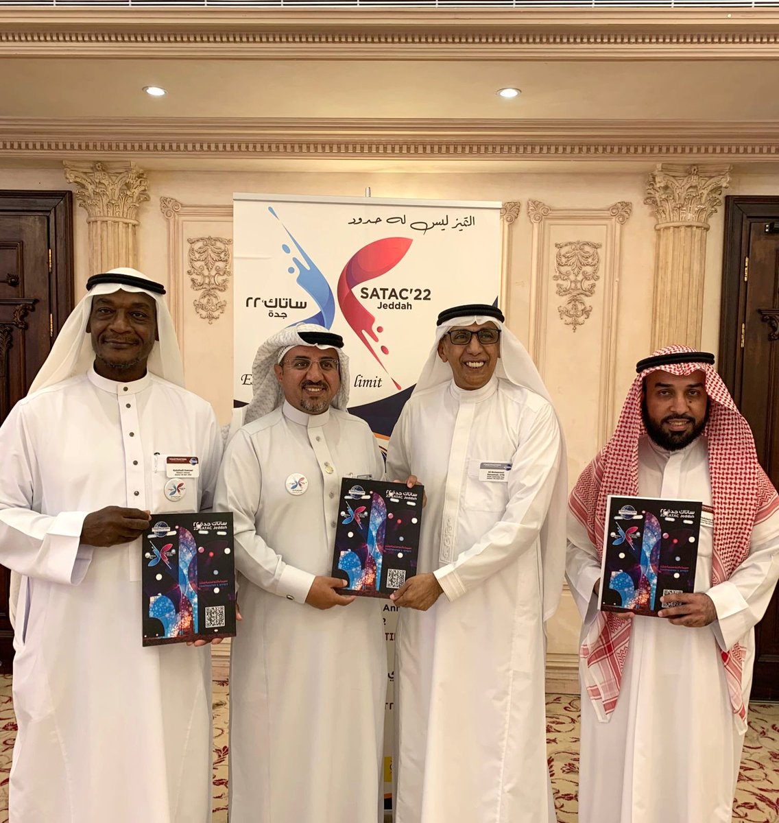 أجواء ساتاك 2022
مع بعض من أعضاء فريق مجلة ساتاك بحق بعد الله كنتم خير معين ..
 <a href="/AhlamKhaled__/">أحلام خالد</a>
<a href="/abotareg2000/">محمد الجهني</a>
<a href="/alqary1400/">عبدالعزيز قاري |Abdulaziz Qari</a>
<a href="/ahpr2030/">احمد عبدالله عسيري</a>
 رابط المجلة
drive.google.com/file/d/10A8pBZ…
#رتويت #تفاعلكم