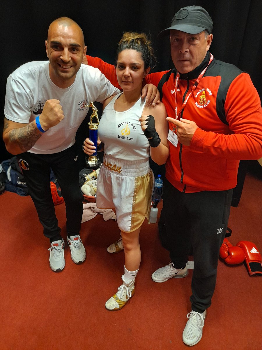 4realfarnell's tweet photo. Double bubble last night with @LauranKayteLang and @brayhallsy both coming away with unanimous wins over on the Solihull show #WalsallWood @England_Boxing @femalefightzone @womenbritboxing @TheSashaJones @shleebanger https://t.co/2tQWefvne7