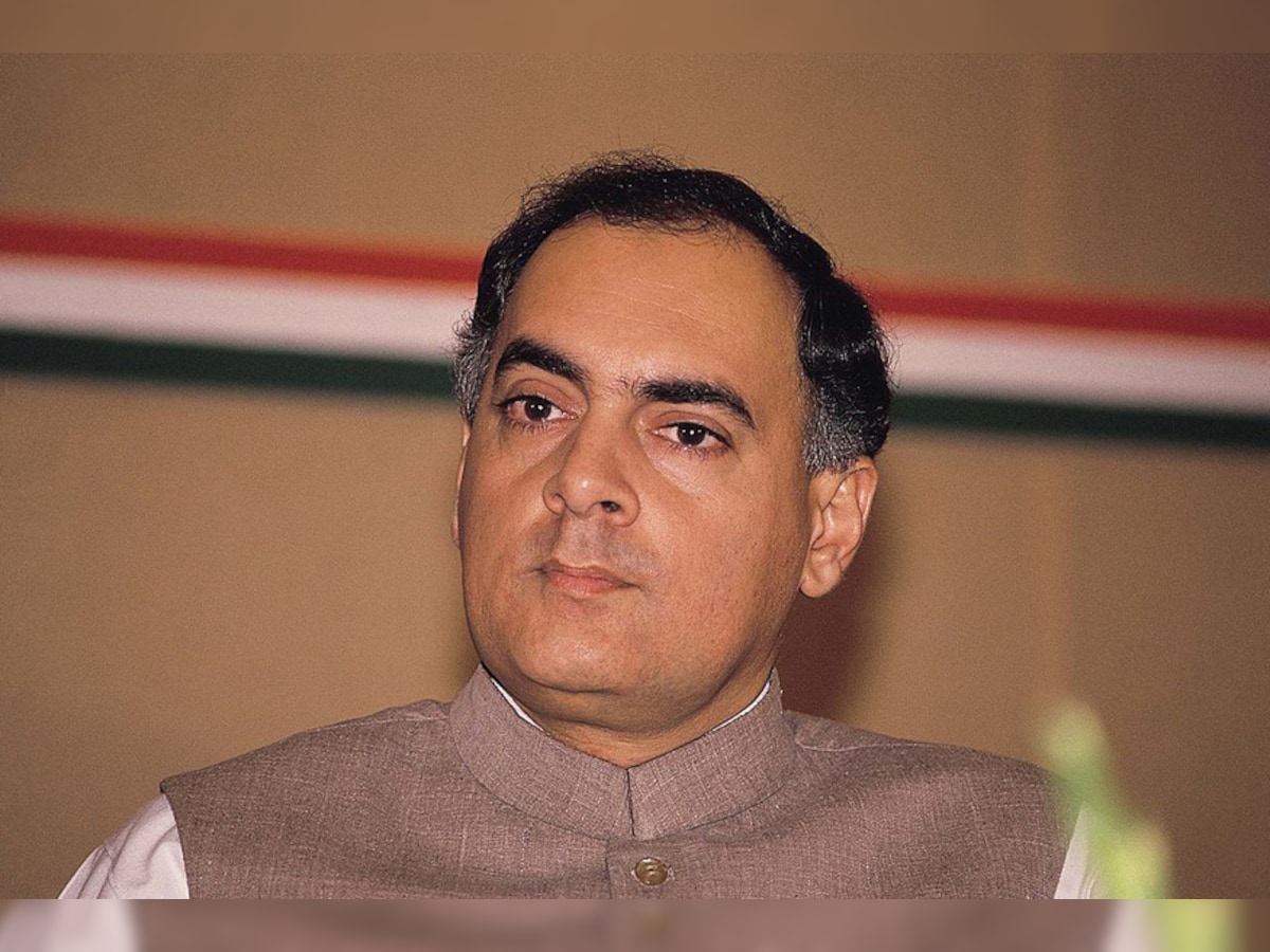 MukulWasnik's tweet photo. सूचना प्रौद्योगिकी, पंचायती राज, कम्प्यूटर क्रांति से 21वीं सदी के भारत का निर्माण करने वाले 'भारत रत्न' पूर्व प्रधानमंत्री श्री #राजीव_गांधी जी की पुण्यतिथि पर मेरा कोटि कोटि नमन। उनके विचार मेरे लिए प्रेरणा स्त्रोत रहे हैं और इसी तरह उनके पद चिन्हों पर चलता रहूं ऐसी कामना है। https://t.co/8XN3mwHI5F
