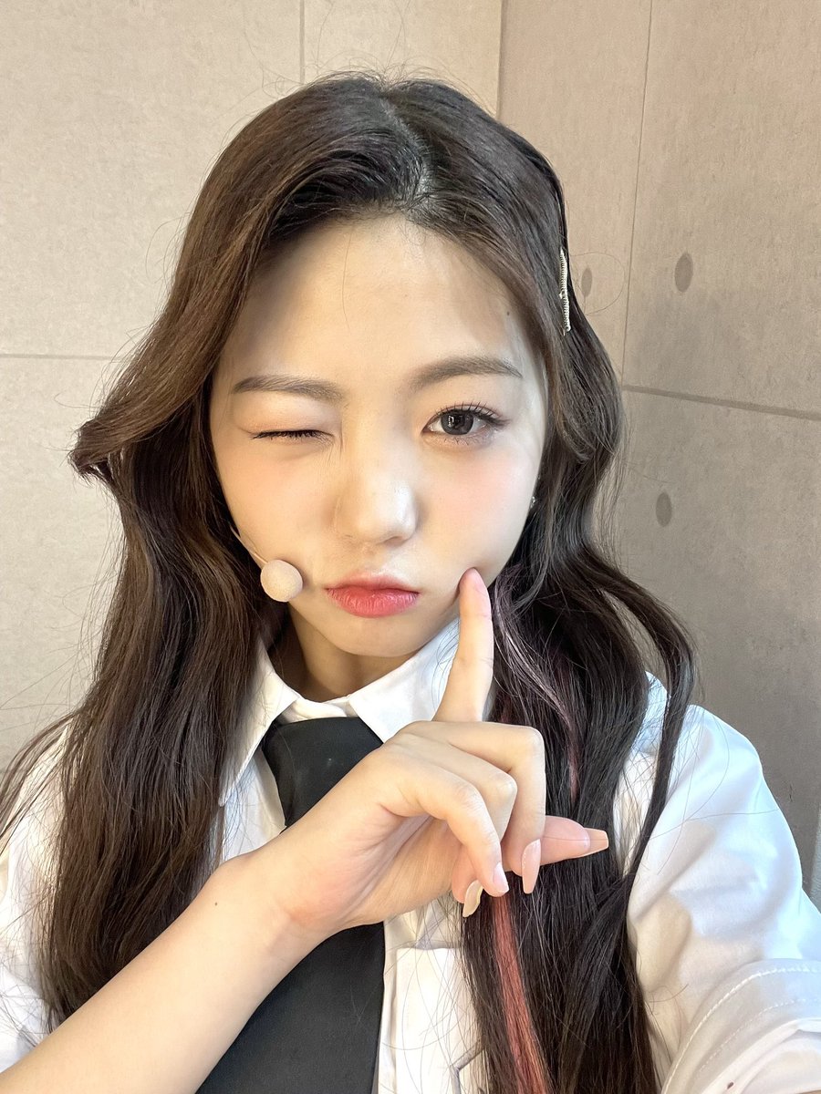 오늘 알림요정 리원이!!
오늘도 너무 이쁘다~ 화이팅!!!
#클라씨 #김리원 #쇼음악중심