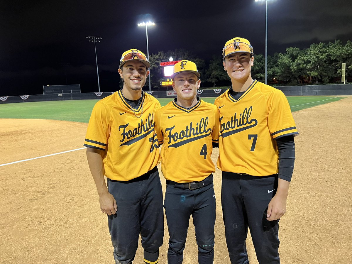 FoothillBasebal's tweet photo. Congrats to @pedro_h42 @cameronkessel10 and @brettcastillo6 for representing the Knights and the Century Conference in the @RLF16 Senior Showcase https://t.co/rkf5TrXvfk