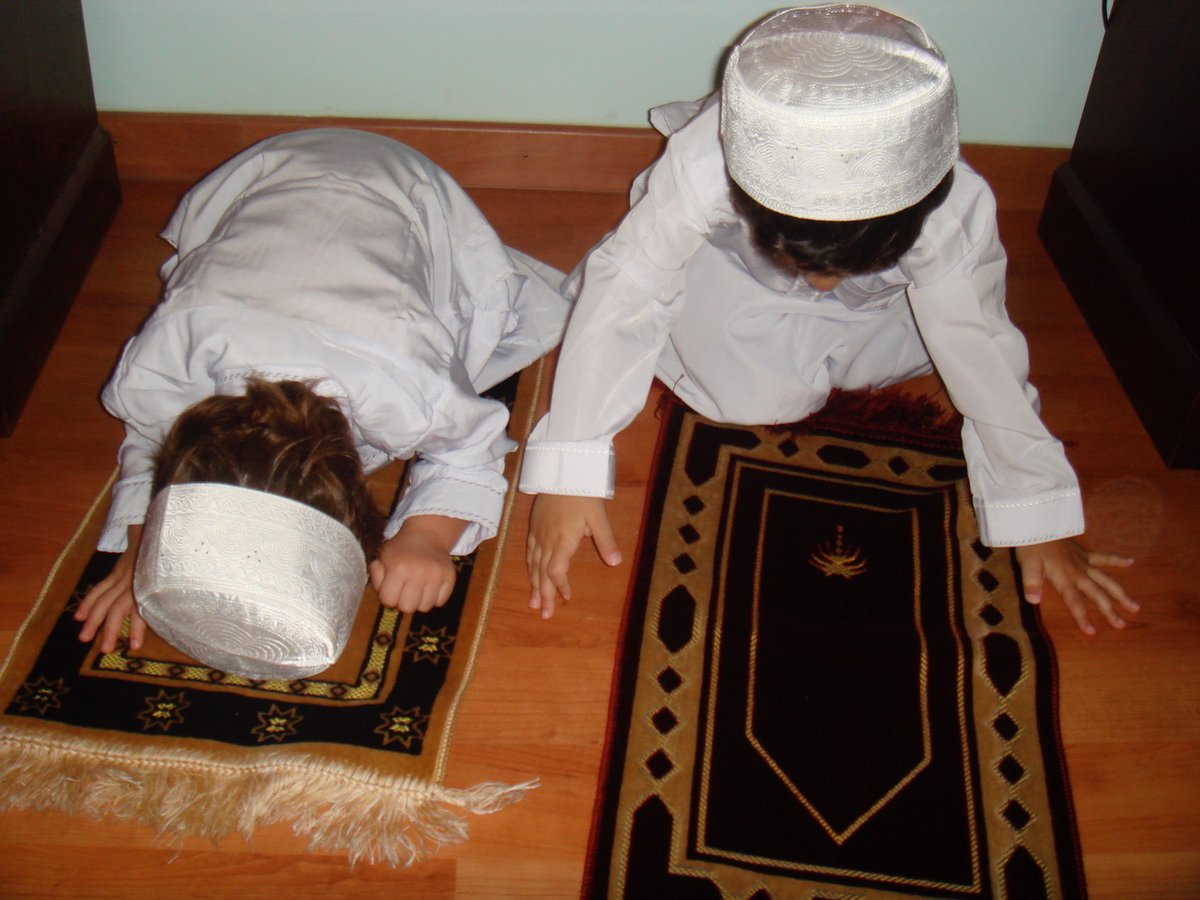 COGandINSTR's tweet photo. Within social life framed by Muslim traditions, development of individual psychological functions takes place in ritual practices for self-refinement &amp; transformative relationships w/ more-conscious others in a divine ‘life methodology’ @CAlkouatli https://t.co/XFJkSyitRg https://t.co/oXqSBd1oDG