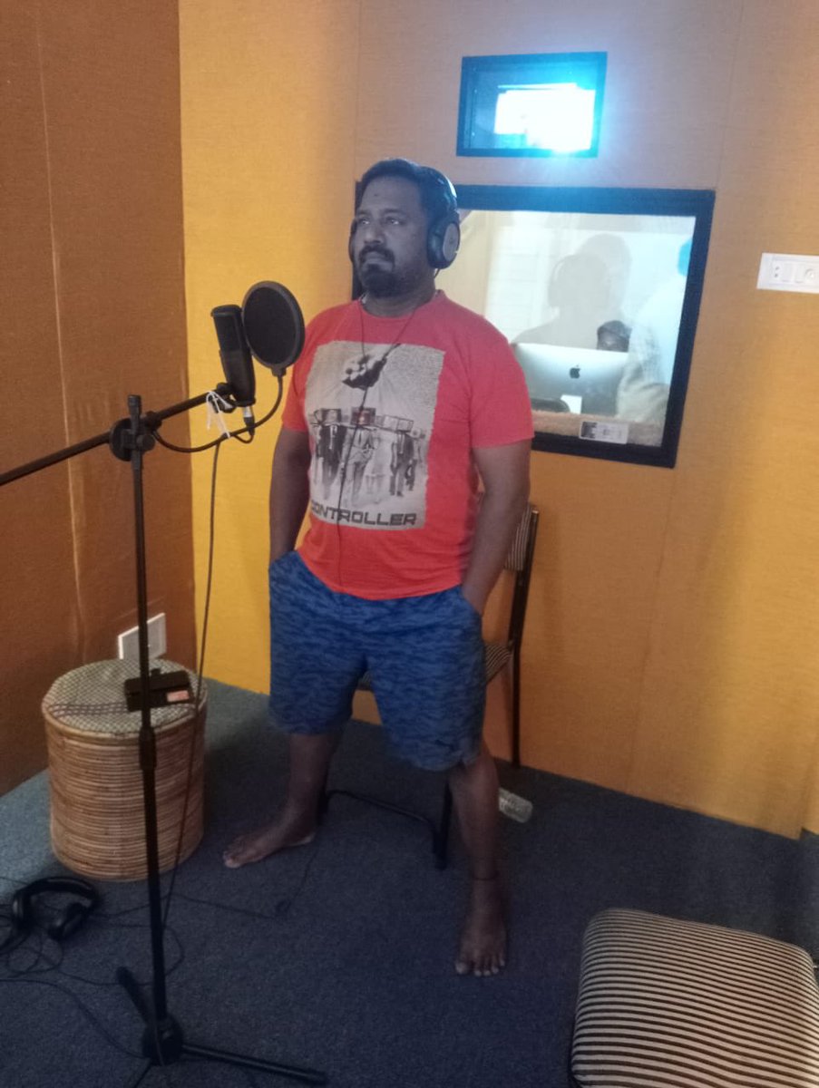 renflixmedia's tweet photo. Highly action packed #Vettaiyan starring #StuntSiva as lead Dubbing happening in full swing.

Prod by #NimoProductions @BaluNimo
Dir by @DirVincentSelva

Coming Soon in Theatres!

#Venkatesh #Kishore @im_rajendran @realRoboshankar https://t.co/NAfVhHlYzB