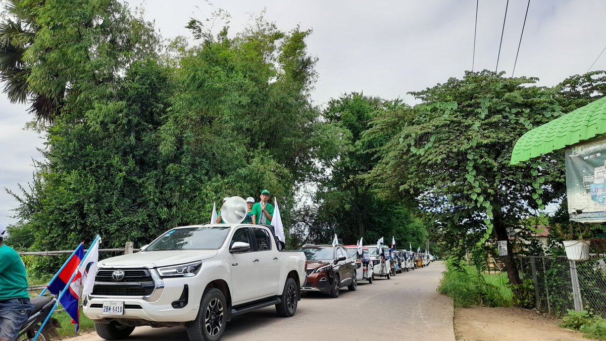 reggie8z's tweet photo. Grassroot Democratic Party was making its rally in Koh Dach commune on the first day of commune election campaign in Cambodia.
A promising party to help local farmers.
#communeelection #Cambodia #2022 https://t.co/jyxN1jPVS1