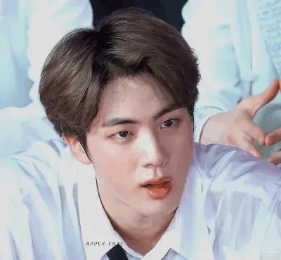 pasteldreamgirl's tweet photo. I know hyung is HUNG, I feel it in my ✨soul✨ #iykyk #Jin https://t.co/PbMN2ewcQl
