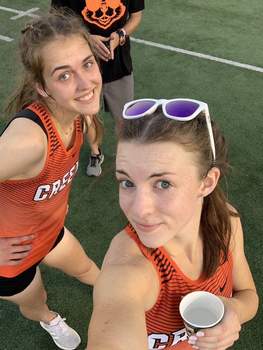 creekxc's tweet photo. 🚨Regional Qualifier🚨x2  seniors @GraceDailey7 🥈Emelie Sandberg 🥉 in 3200 at District Championship! 💥💥💥#CREEKPR1DE🧡🖤🧡 https://t.co/FVrPVkPBvI