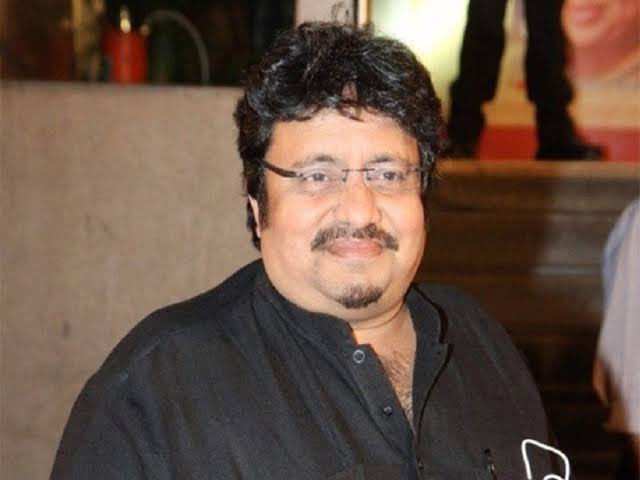 I miss this legend a lot today. Man behind some of the most successful comedies in #Bollywood. Laut aao #NeerajVora saab 🥺