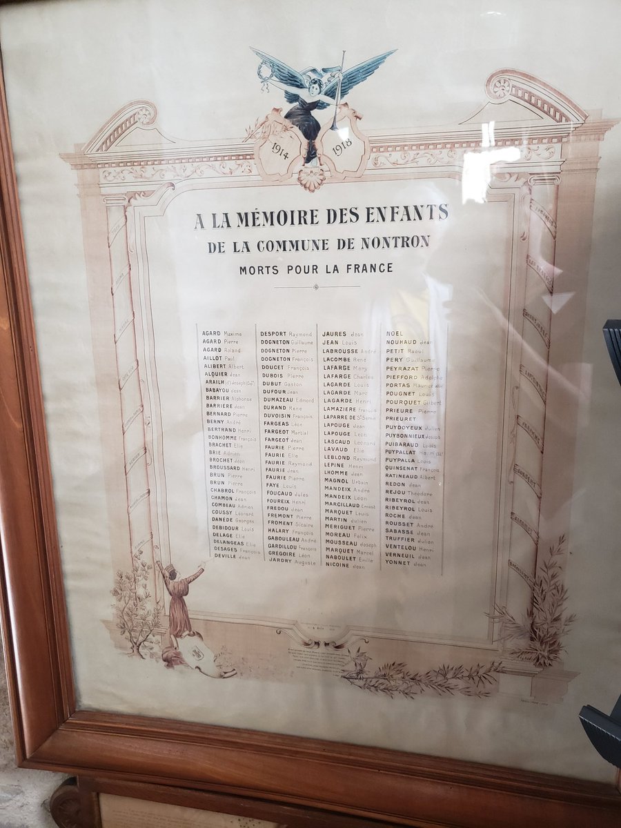 NancyN3ll's tweet photo. Les coquelicots de Nontron, or poppies of Nontron. This small town has 3 war memorials inscribed with names from the Franco-Prussian war and two World Wars particularly la Résistance operating out of caves across the region. 

#1GM #WW1 #2GM #WW2 #Dordogne #Histoire #Patrimoine https://t.co/6NMyFHO51F
