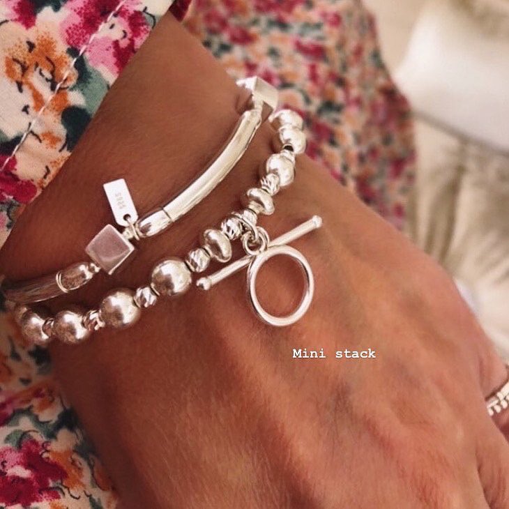 Juwellery1's tweet photo. Simply two….!

Mini Stack Available at *£140*

#sterlingsilver #stacks #collectivepieces #exclusive https://t.co/0F6PfdawF7