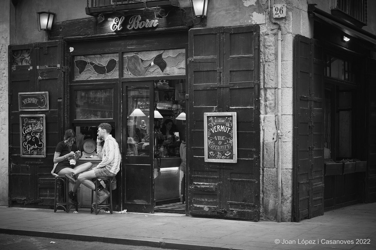 joanlopezphoto's tweet photo. (Un)Communicated world

📸 Fujifilm X-T4

📷 Fujinon XF 35mm F2 R WR

⚙️ ISO 400 - f/4.0 - Shutter 1/160

#barcelona #city #street #streetphotography #urban #urbanphotography #storytelling #bar #pub #smartphones #socialphotography #photographer #photography #blackandwhite https://t.co/ZL4oJJxdxK