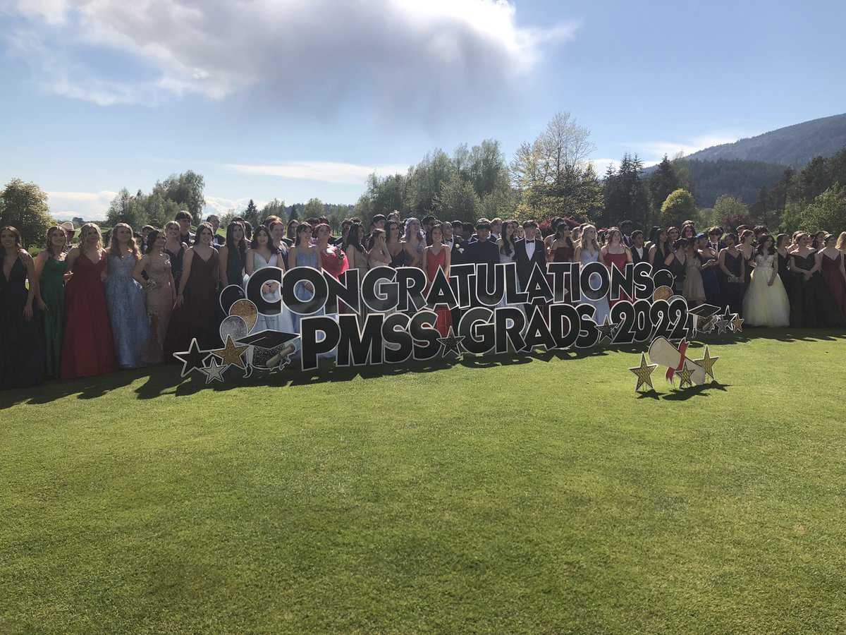 mrsharpess's tweet image. A beautiful night for @PittSecondary Grad Dinner Dance. Weather cooperated and we even had a visit from some black bears. Stay safe Class of 2022. #sd42