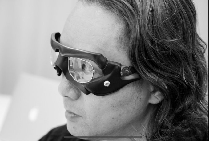 HIDEO_KOJIMA_EN's tweet photo. These glasses. The first sample arrived in 2018. The actual concept planning phase was much earlier. And finally launched. I'm so excited👍.

The one me and Yoji are wearing is the old sample. The one on the left is the finished product. https://t.co/gP9yvJg5f3