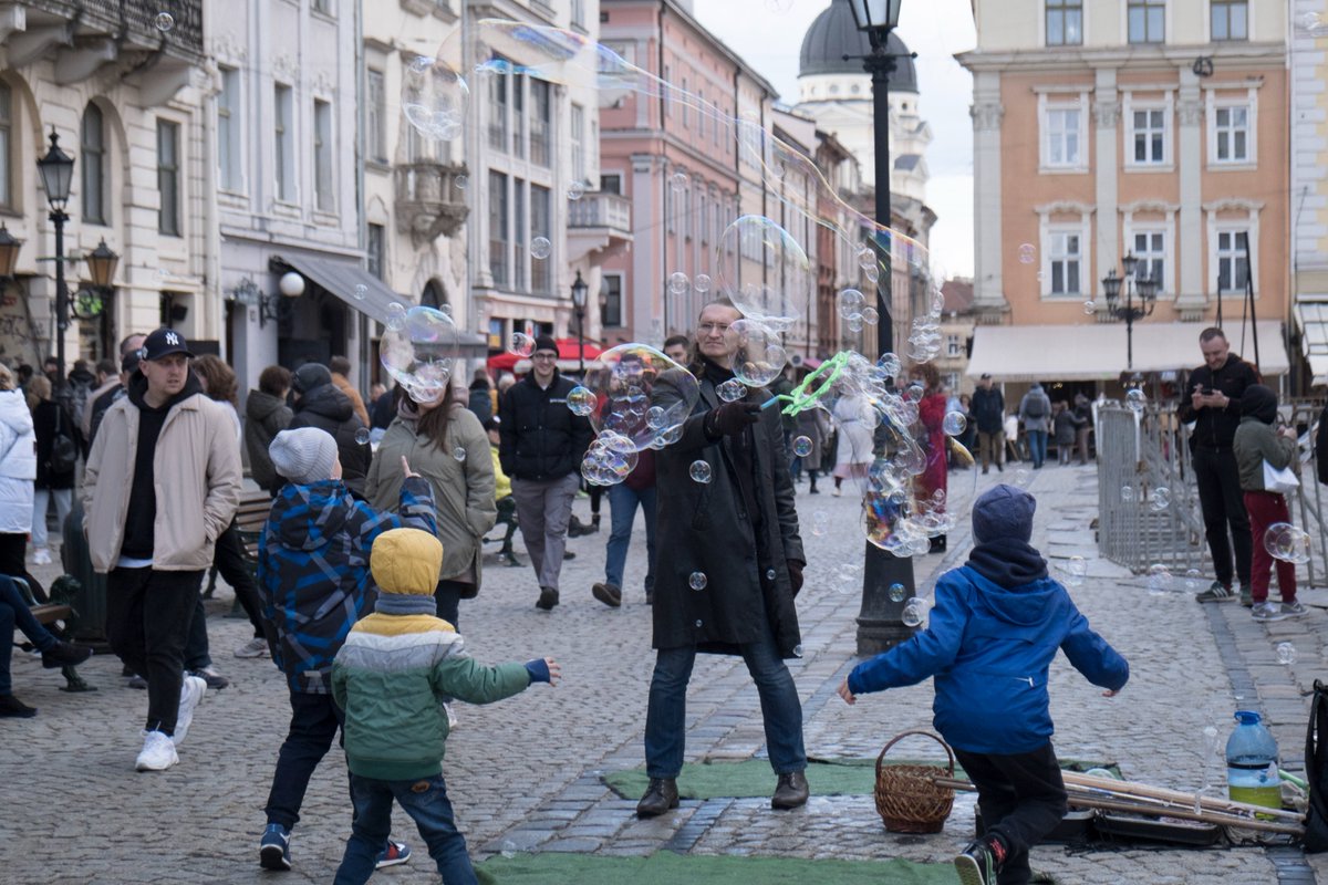 TheNationalNews's tweet photo. “My love for Lviv” – a photojournalist’s personal account of the Ukrainian city through the #UkraineWar https://t.co/JMbanoQgLl https://t.co/BSdnh2U0qt