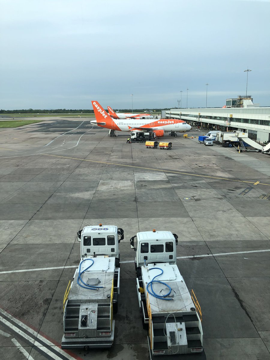 Michael Flynn (@mikeflynnuk) on Twitter photo In the airport vip lounge through security in 15 mins!!πΊπ·Hats off to <a href="/ManchesterAirp/">ManchesterAirport</a> ππ»ππ»ππ». In the airport vip lounge through security in 15 mins!!πΊπ·Hats off to <a href="/ManchesterAirp/">ManchesterAirport</a> ππ»ππ»ππ».