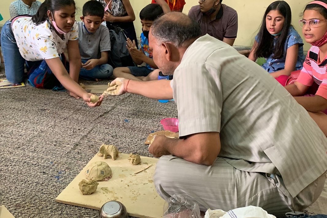 Routes2RootsNGO's tweet image. A summer camp “KAL AJ AUR KAL” organised in association with Center for Culture Resources and Training ( CCRT ) to enlighten the children about our culture with exposure to top rated artists.

#ngo #culture #promotingcreativity #craftmanship #creativity #culture #summercamp