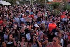 james_3555's tweet photo. Todos en el inicio    //     Yo
del verano https://t.co/3uFrFhrA2c