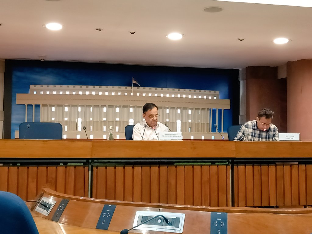 LokSabha_PRIDE's tweet photo. Hon’ble Member of Parliament, Shri Mahesh Poddar, Rajya Sabha addressing the Officer Trainees of the Indian Statistical Service, attending Appreciation Course in Parliamentary Processes &amp; Procedures!
@loksabhaspeaker @maheshpoddarmp @ISSA_MOSPI @GoIStats @sansad_tv @LokSabhaSectt https://t.co/RtWG88vBc4