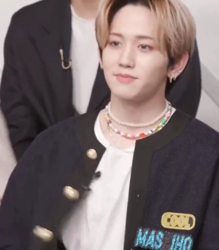 mshtime's tweet photo. hes so damn pretty #MASHIHO https://t.co/4fr0WP3cKk