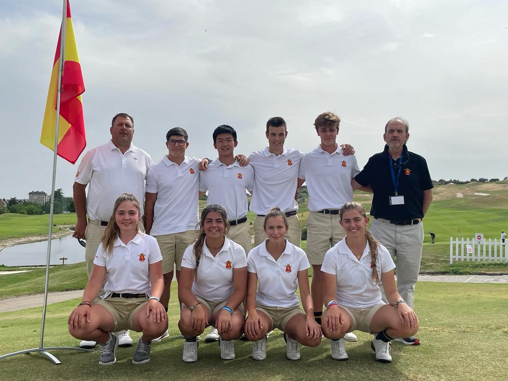 Molta sort als golfistes de la @fcatgolf, #AnnaCañado, #ClaudiaLara i #PabloGarcíaTerol, a l'equip de la @rfegolf al Matx davant Anglaterra sub16 😀👏⛳️🏌️‍♀️🇪🇸 El duel internacional es juga al @cngolfmadrid el cap de setmana 🔝 Molta sort equip! 😀👏💪 ▶️ bit.ly/3lx3J8A