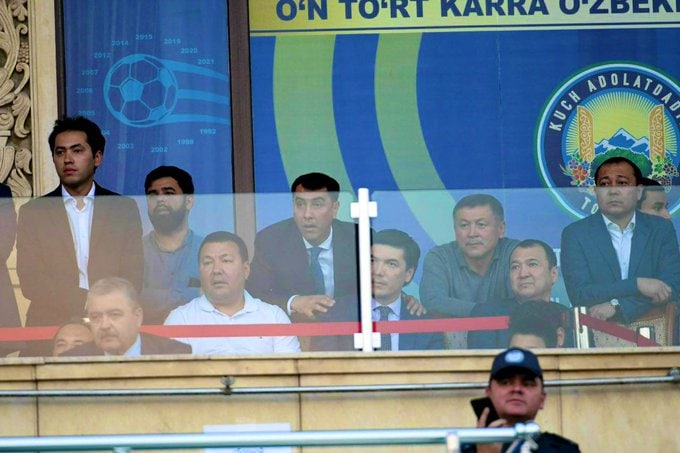 18-май куни "Пахтакор" стадионида ўзбек футболи ривожига ҳисса қўшганларга кўкрак нишони топширилди. Футболимизнинг энг ёрқин афсонаси Миржалол Қосимов ўша куни стадионда эди. Лекин уни чақиришмади...