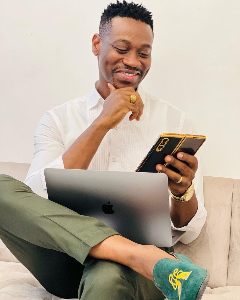 TheDimejiLateef's tweet photo. My photographer takes the best pictures

What's your fav? 

📷 wifey @Mobimpeoyebade 💋
🥾 my__wears https://t.co/TBd9q4URhE
