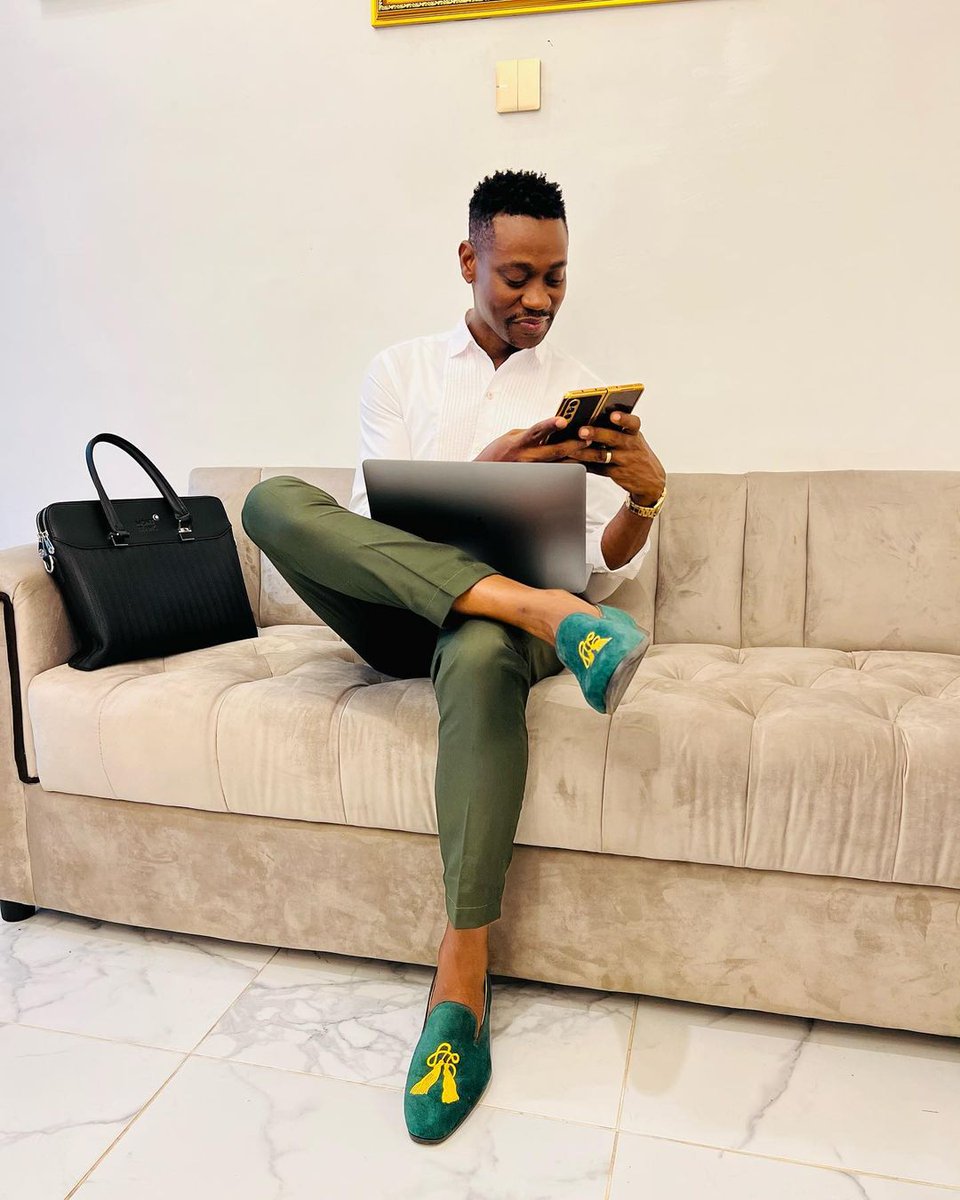 TheDimejiLateef's tweet photo. My photographer takes the best pictures

What's your fav? 

📷 wifey @Mobimpeoyebade 💋
🥾 my__wears https://t.co/TBd9q4URhE