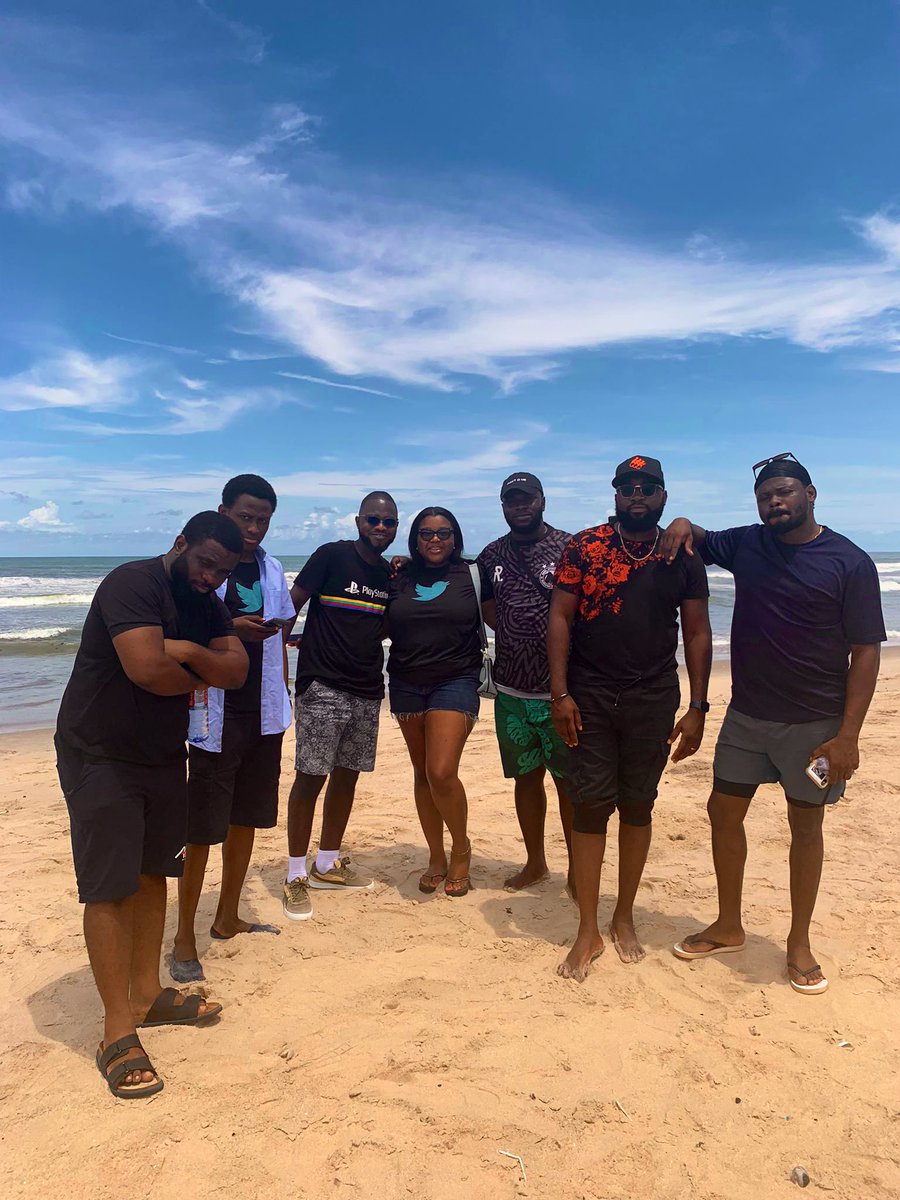 mistameister's tweet photo. Just a few tweeps and a beach. #MoveForGood #TwitterForGood   #Twitterghana https://t.co/j7eB3fBjE0