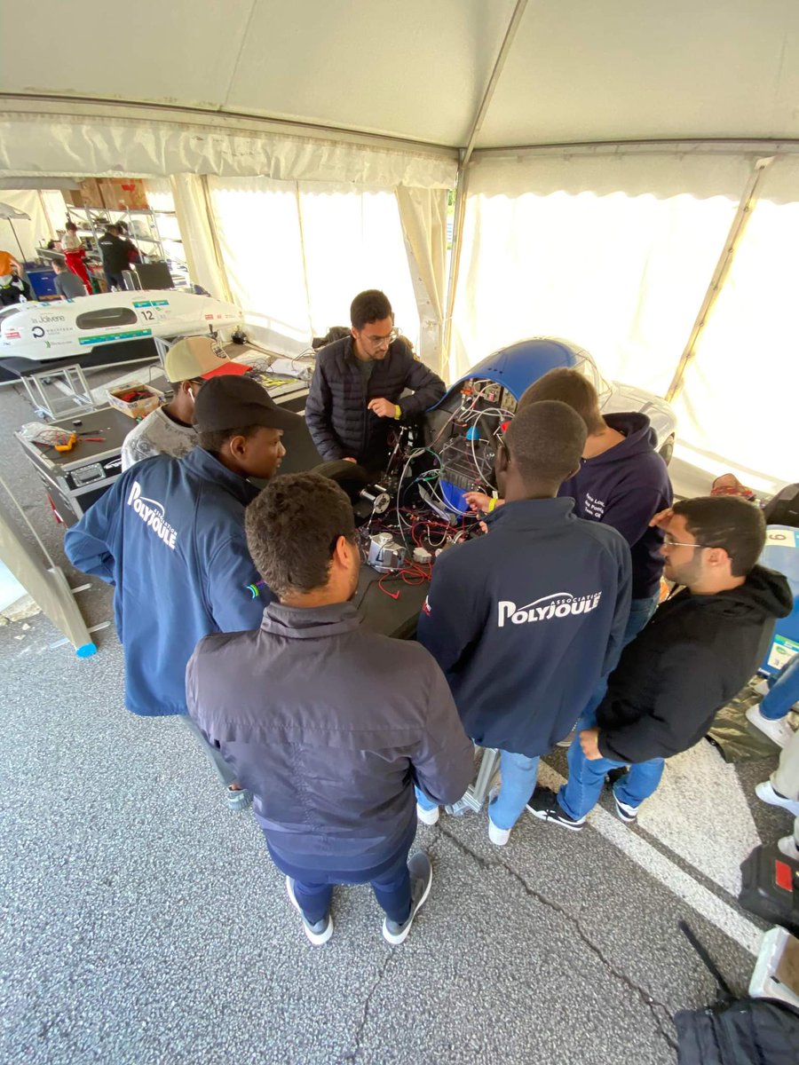 Polyjoule's tweet photo. [ ECO GREEN GAS 2022 ]

🏁  Bonjour à tous  🏁

C'est le moment pour vous partager nos meilleurs moments en image concernant la 1ère Édition de Eco Green Gas.

C'était une superbe occasion pour réunir des étudiants européens autour de leur passion et de leur véhicule. https://t.co/MpA2VuORBS