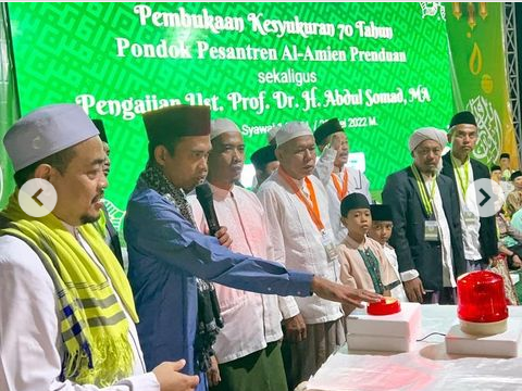 JubirHansip's tweet photo. Alhamdulillah salam sejahtera Ustadz Somad.Allah singkirkan jin2 kafir perintang jalan. Madura selalu cinta Ulama.barokah Pulau Madura,barokah Jatim. #TangkapEkoKunthadi #TelkomProUAS Pertamina Tanah Abang Infrastruktur Jokowi Terbaik (sayang cebongnya iblis,Koruptor) Istora https://t.co/Ff69XZEkzv