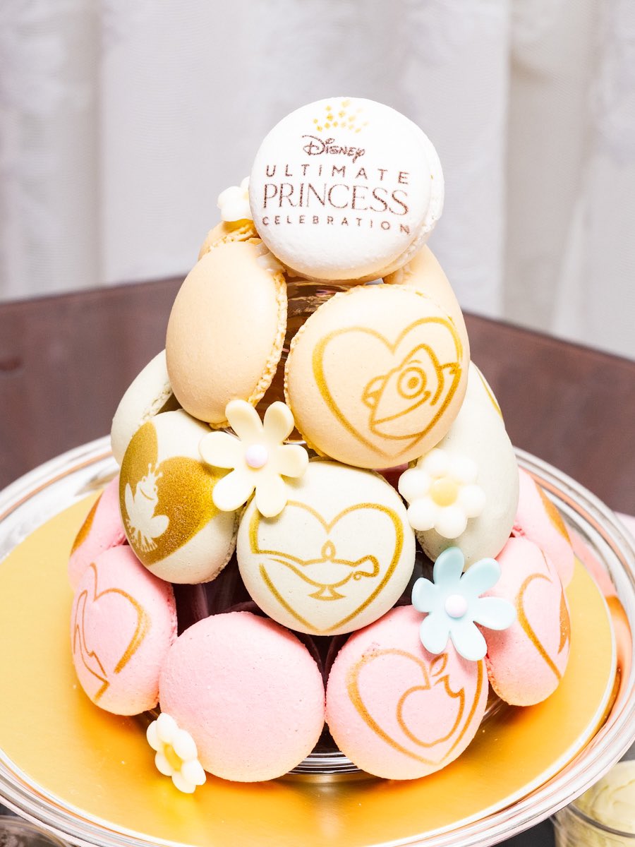 プリンセスモチーフのマカロンタワーが楽しめる！ 東京