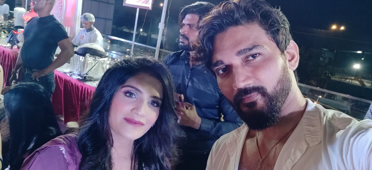 NareshChPunia's tweet photo. Munawar's manjhali didi...
Insta-nareshchaudharypunia
Youtube-naresh chadhary punia

#lockup #lockdown #biggboss #lockupprealityshow #jail #shooter #kanganaranaut #altbalaji #mxplayer #prisonwalls #facts #jailbars #thoughts #realtalk #jailshit #words #india #party #munawar https://t.co/c31YsyhQ5h
