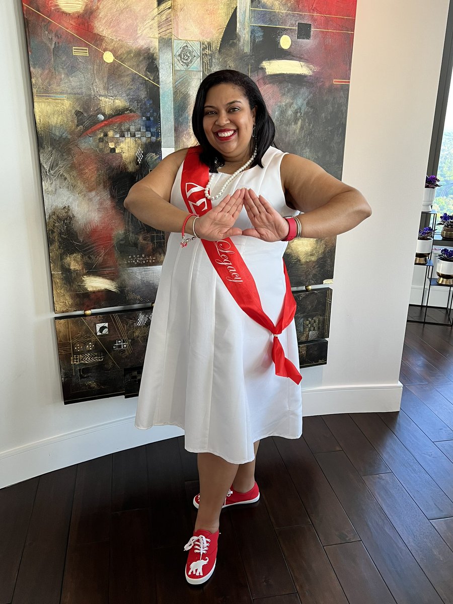 AllisonNJoyner's tweet photo. DREAMS DO COME TRUE! I've been so busy living my life to the fullest that I forgot to announce that I am now a member of @AACDST 🔺I am looking forward to helping my Soros serve the community that I love❤️ #dst #aacdst #deltasigmatheta #Atlanta https://t.co/OPbGENPoR0