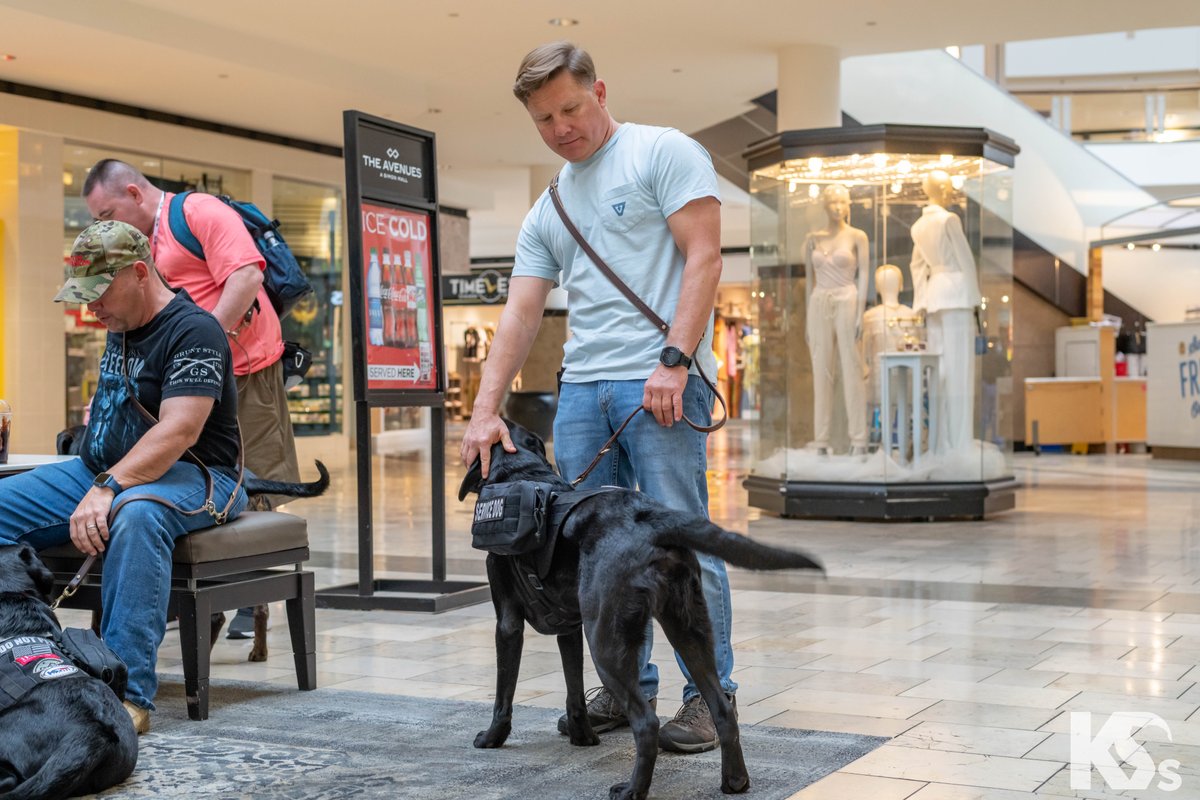 Happy #NationalArmedForcesDay to all those serving in the U.S. military! 🇺🇸 We thank each of you for your service and sacrifice.

#DYK we serve active-duty service members? 

Jon has served in the #Navy for over 30 years and was paired with #ServiceDog Winston in March.