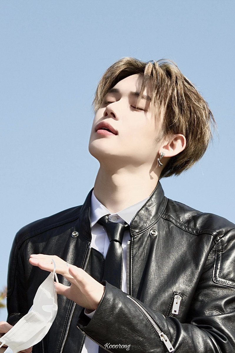 220513 평생 마스크 벗어주길.

#연준 #YEONJUN #TXT