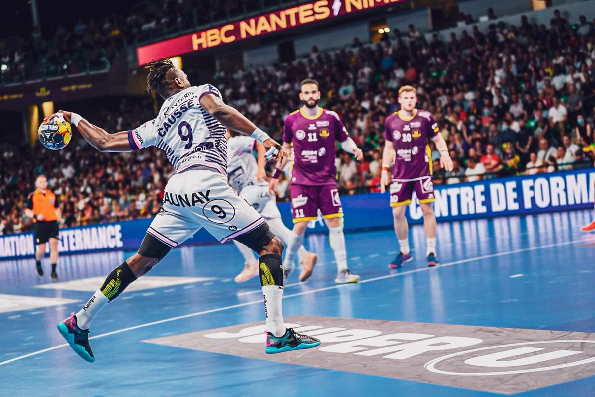 crmhb's tweet photo. 𝗟’𝗔𝗣𝗥𝗘̀𝗦 𝗠𝗔𝗧𝗖𝗛 🗞
Au terme d’un combat intense, les Irréductibles ont finalement cédé face au H dans le derby, hier soir.
➡️Résumé du match et statistiques 👇🏼
📲 https://t.co/JAYQXCwffD
#NANCES | #LesIrréductibles 🔵⚪️
©️ HBC Nantes https://t.co/KJGZ2QyyMF