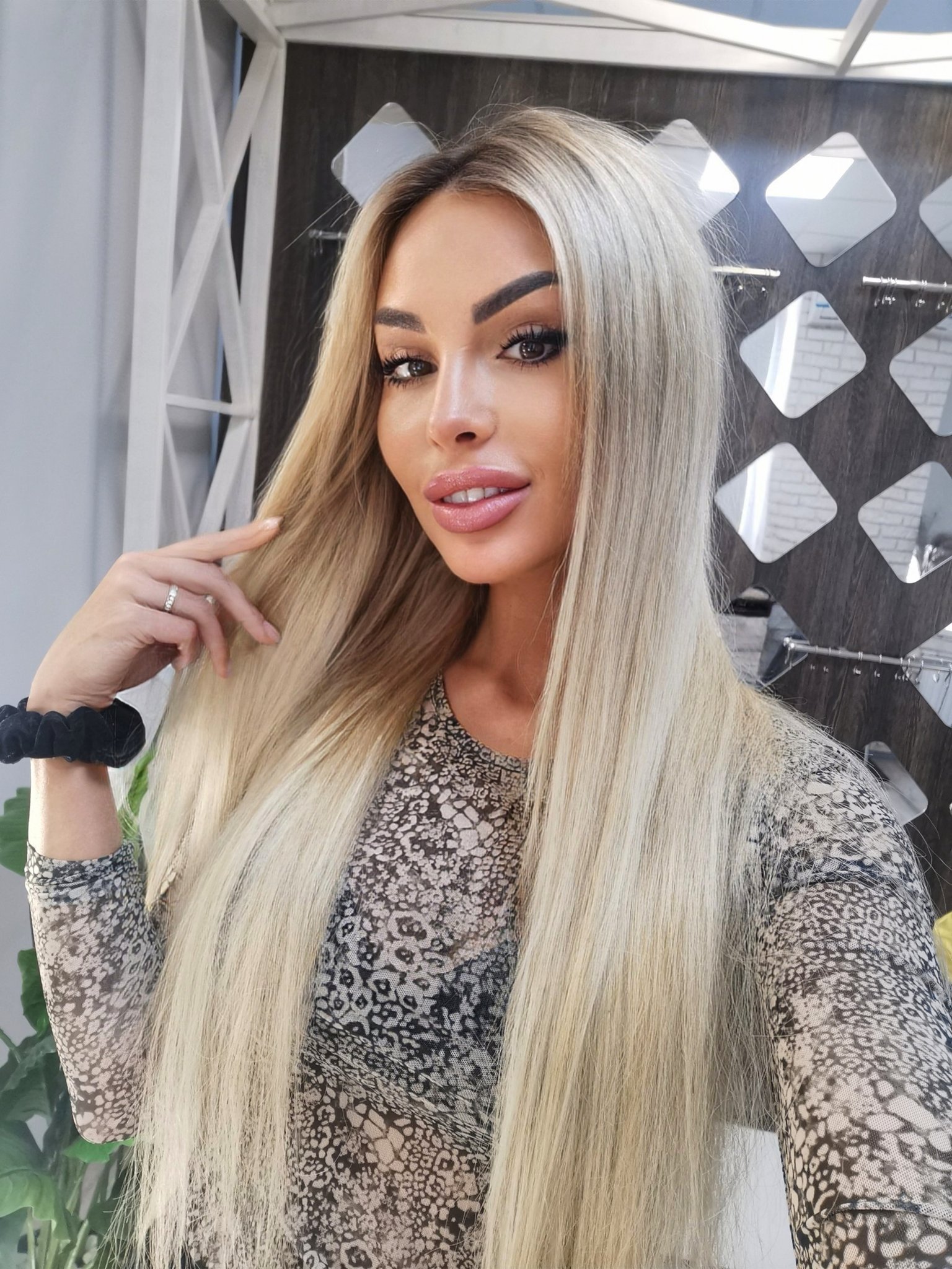 TW Pornstars Maria Dreamgirl (Photodromm).. Twitter. Selfi time 💚