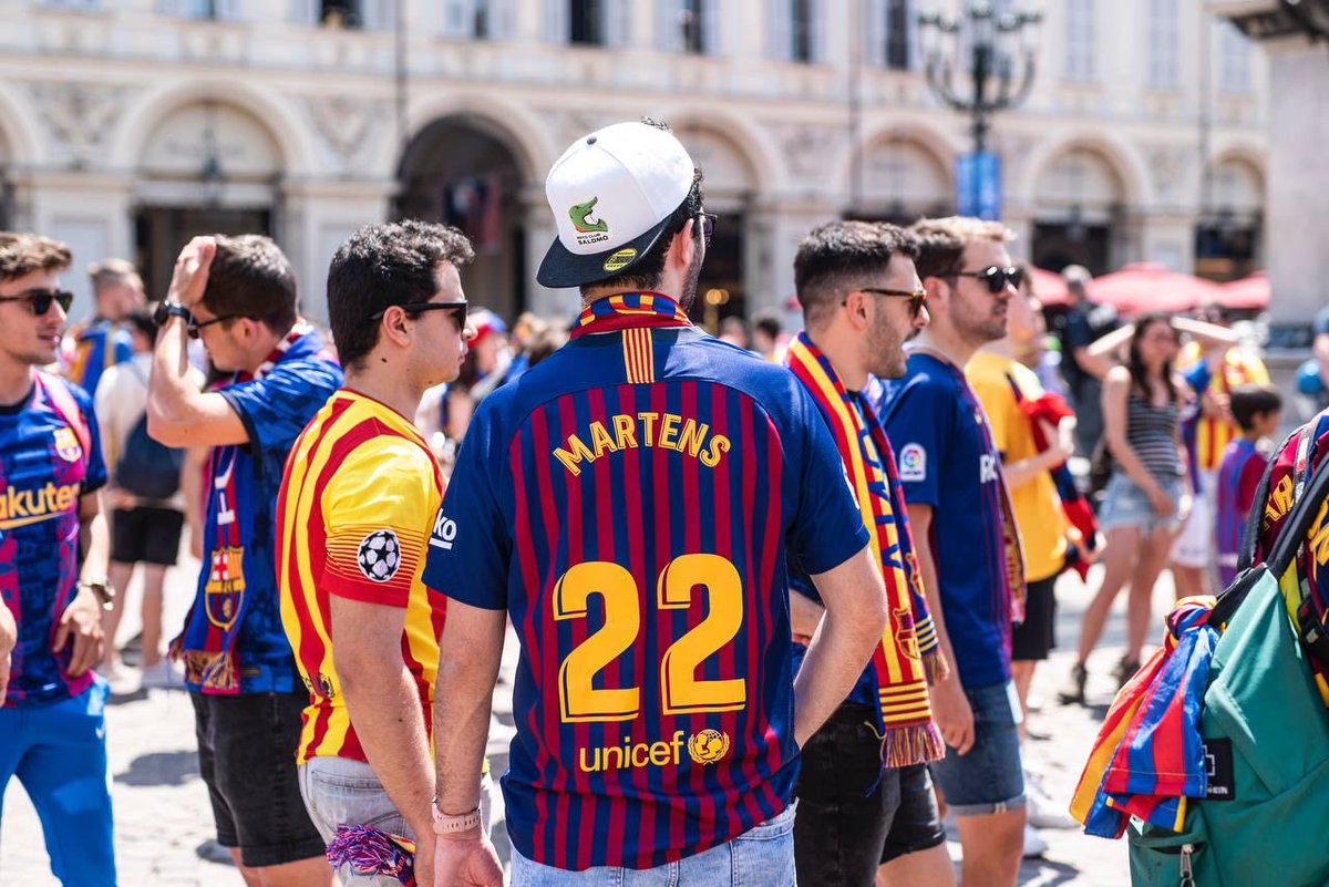 FCBfemeni's tweet photo. Sense paraules.
🙌 Gràcies #Culers
💙❤️ Torí és blaugrana!
#UWCLFinal https://t.co/4mvlELUMY4