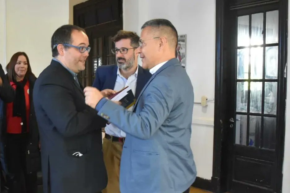 edhercar's tweet image. Amor con Amor se paga. 
Y es así que, esta vez, el Ministro del Poder Popular para la Cultura de la República Bolivariana de 🇻🇪, @VillegasPoljak, junto a las autoridades de la @EmbaVEArgentina encabezadas por la querida @StellaMarinaLu2 visitó nuestra patria chica...