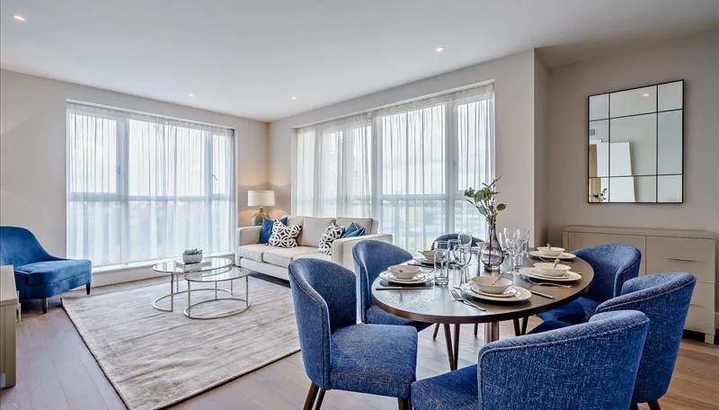 PropertyExperts's tweet photo. This luxurious interior designed one-bedroom, one bathroom apartment on the fifth-floor of this waterfront estate is set over 695 SqFt. This spacious apartment with modern open-plan living space is fully furnished and enjoys light oak wooden flooring and dedicated dining area. https://t.co/BFFapzjj5g