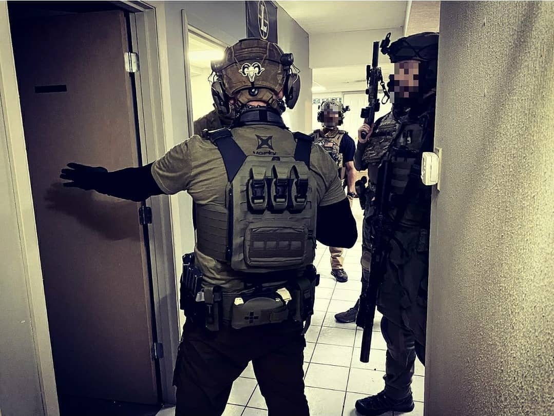 WarriorAssaultS's tweet photo. Warrior Assault Systems Laser Cut in Ranger Green 😍⁠
⁠
There is no "one size fits all" formula in CQB. CQB is more than mere room clearing. ⁠
⁠
repost @thetaskcollective⁠
⁠
#warriorassaultsystems #airsoft #glock #multicam #nightevolution #ptssyndicate #pewpewlife #rpc https://t.co/ukviZTbG0U