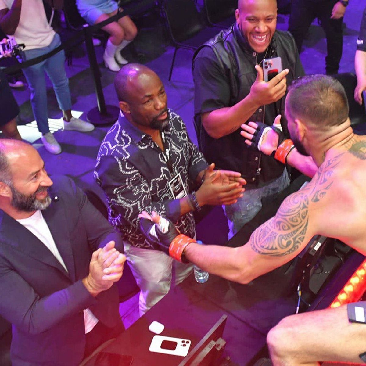 Une nouvelle page d’<a href="/ares_fighting/">ARES Fighting Championship</a> se tourne. ✨

Pour la première fois en France, un événement de MMA a été retransmis en direct sur L'EQUIPE.🇫🇷✅

Merci à tous pour le soutien. 🙏

Rendez-vous le 25 juin pour #ARES7 Billetterie est ouverte [liinks.co/ares.fighting]