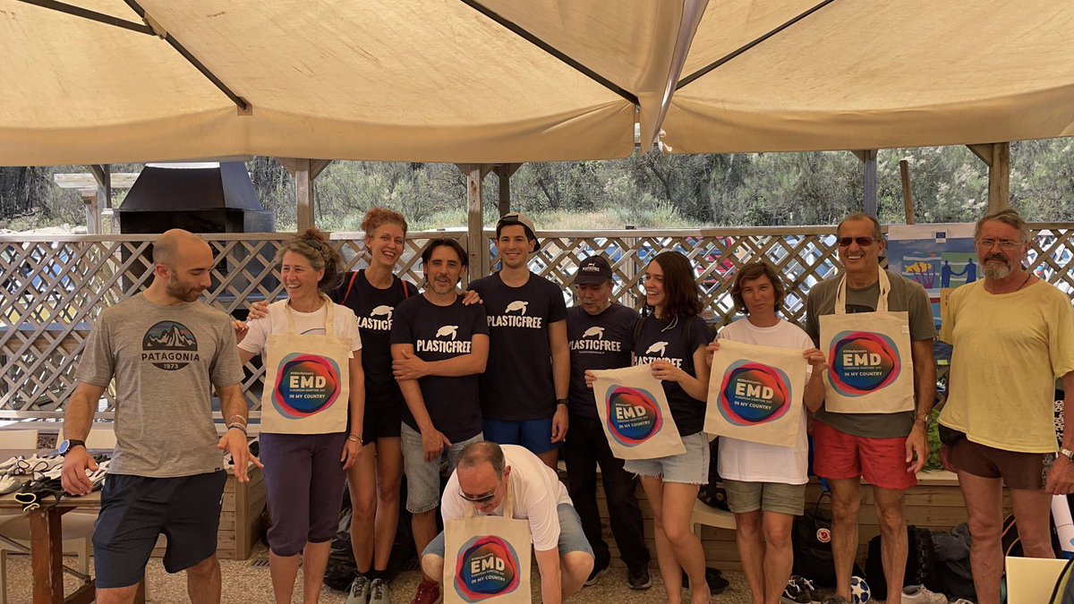 EurOceanCentre's tweet photo. The #EMD2022 celebrations are still running during the weekend in #Ravenna. The #EU4Ocean ocean literacy actions this morning were amazing.
A beach clean up by #plasticfreeravenna and a sea turtle reintroduction in the wild by #cestha.
Let’s #MakeEUBlue! https://t.co/ARvyVTzthE